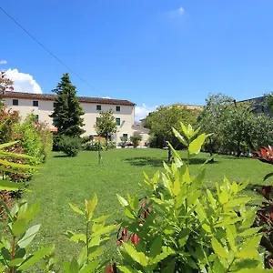 https://appartamenti-corte-dellarancio.it-tuscanyhotel.com